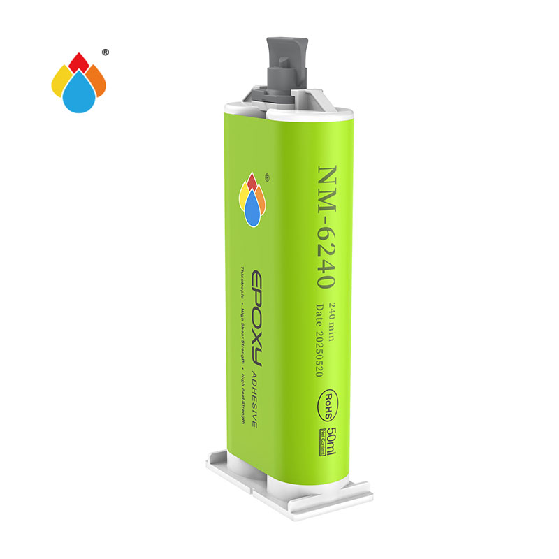 Epoxidové lepidlo sa používa pre tuhé materiály